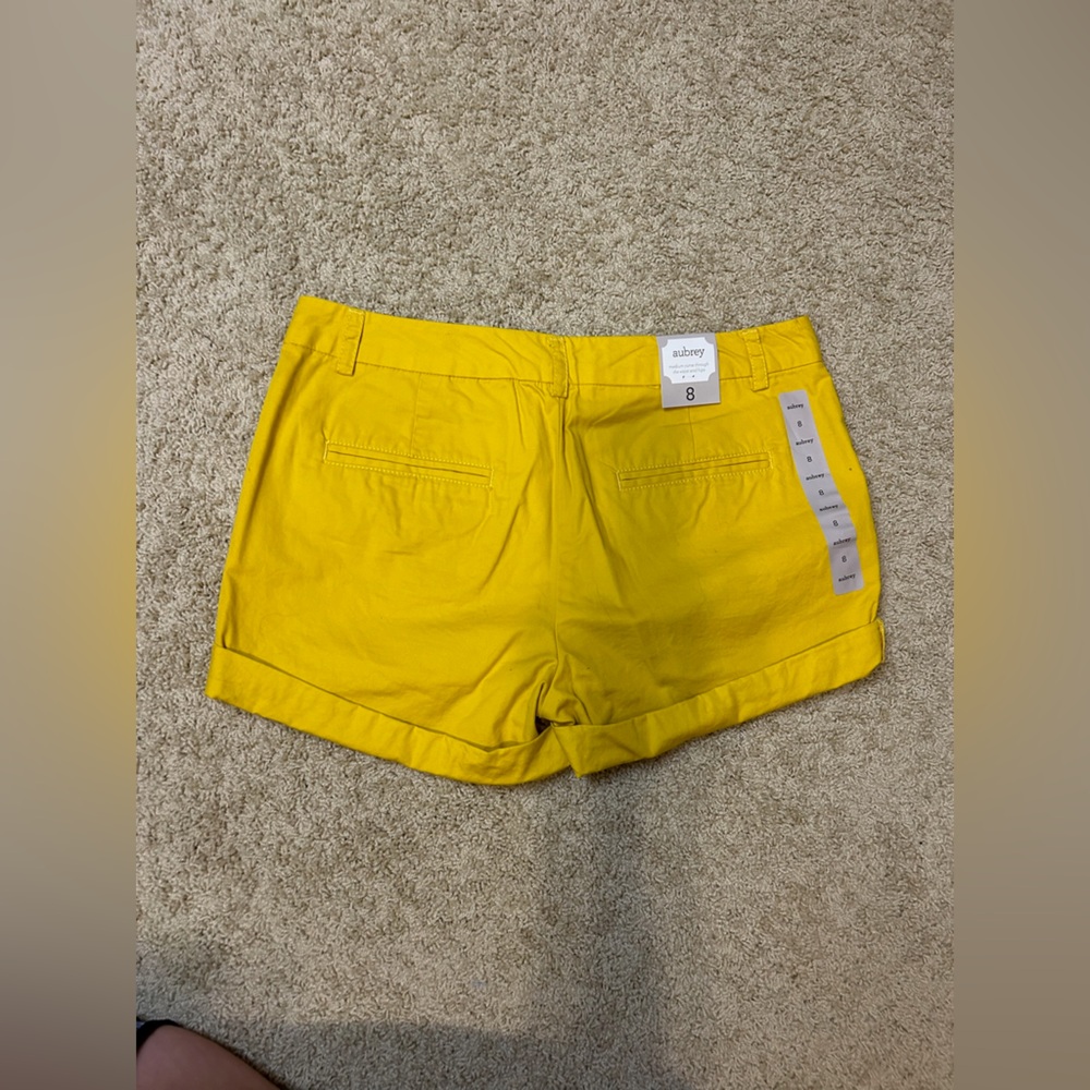 NWT Gap Aubrey shorts. Size 8